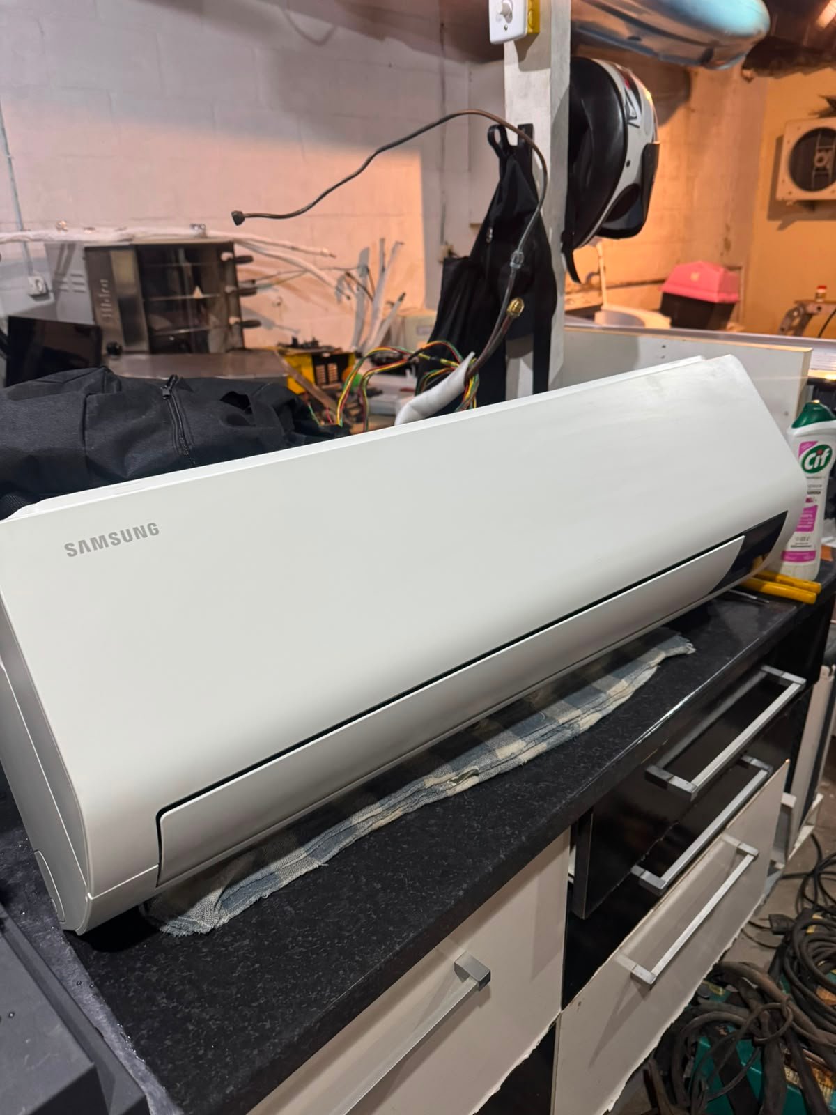 Higienização de evaporadora Samsung split desmontada em Biguaçu